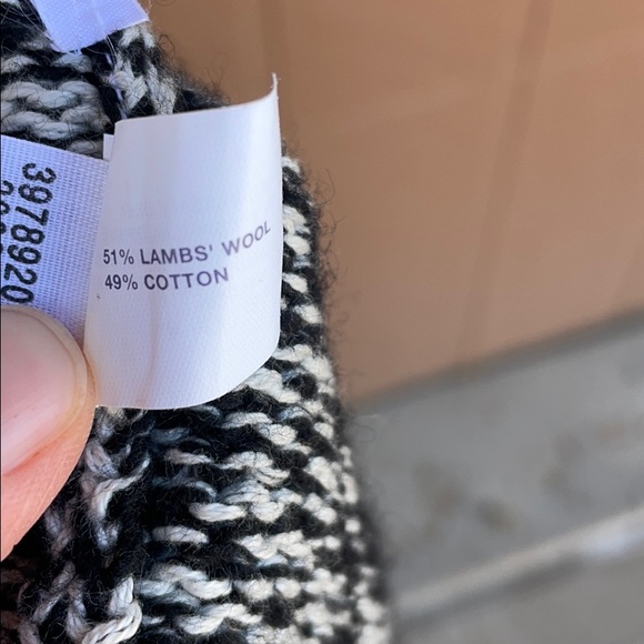 Gap Cardigan Sweater - Picture 3 of 4